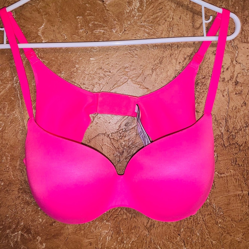Victoria secret bra.